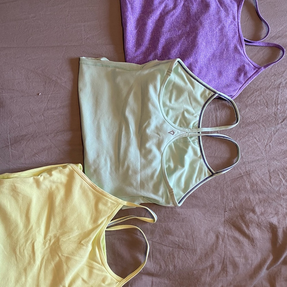 Ivivvia tank top bundle